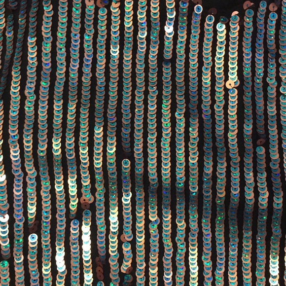 Sequin spaghetti strap crop top - Picture 2 of 4